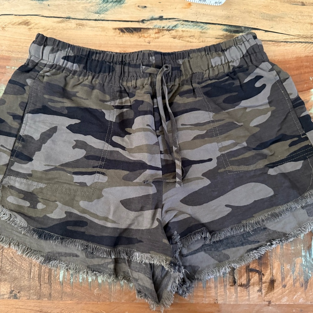 Express Camouflage Women's Cargo Shorts